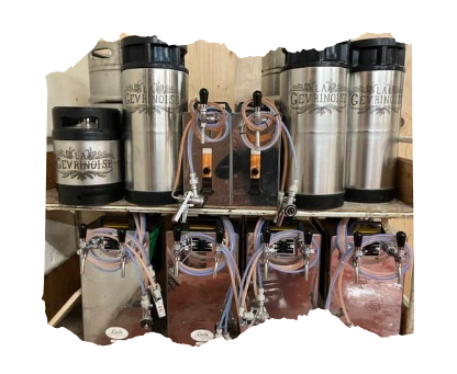 Fûts de bière La Gevrinoise avec tireuse professionnelle